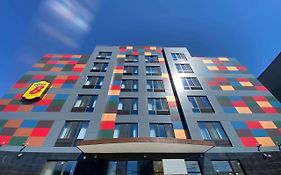 Super 8 By Wyndham Brooklyn Williamsburg